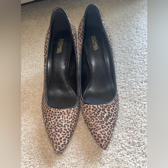Women’s Michael Kors leopard heels - Picture 2 of 5